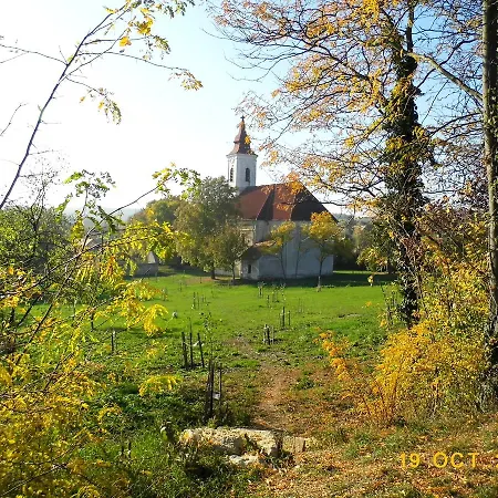 Nemesdombi *